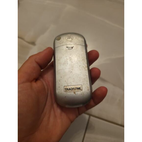 Motorola C139 Silver Black TracFone Prepaid Wireless Device - Picture 9 of 16